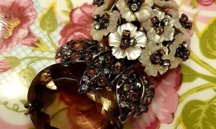 Brooches – The Art Of Wearing A Vintage Brooch