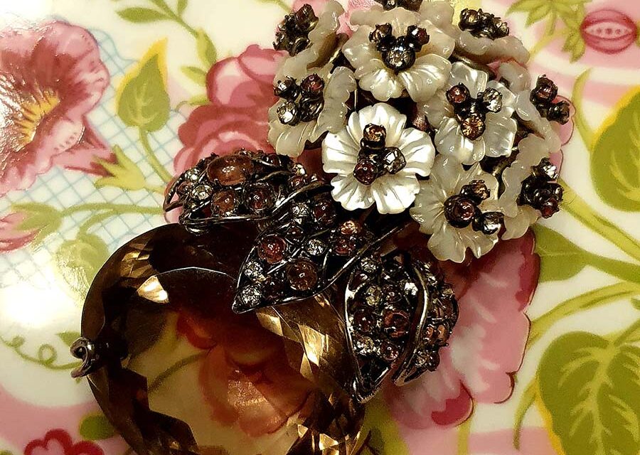 Brooches – The Art Of Wearing A Vintage Brooch