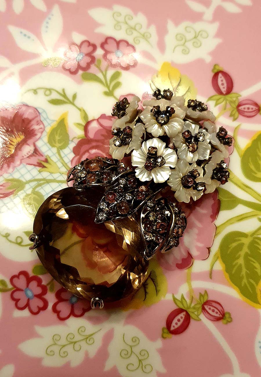 IRADJ-MOINI-new-Vintage-Brooch-Gracie-Opulanza-2