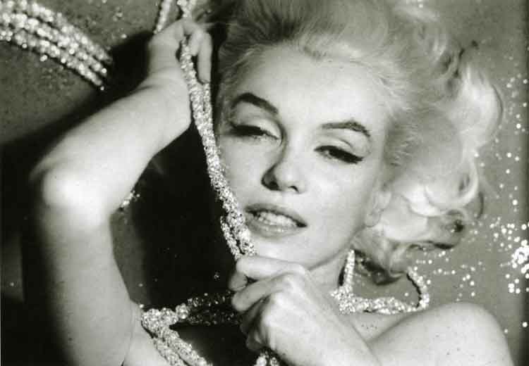 Marilyn Monroe's Outfits - Quotes by Marilyn Monroe's Women