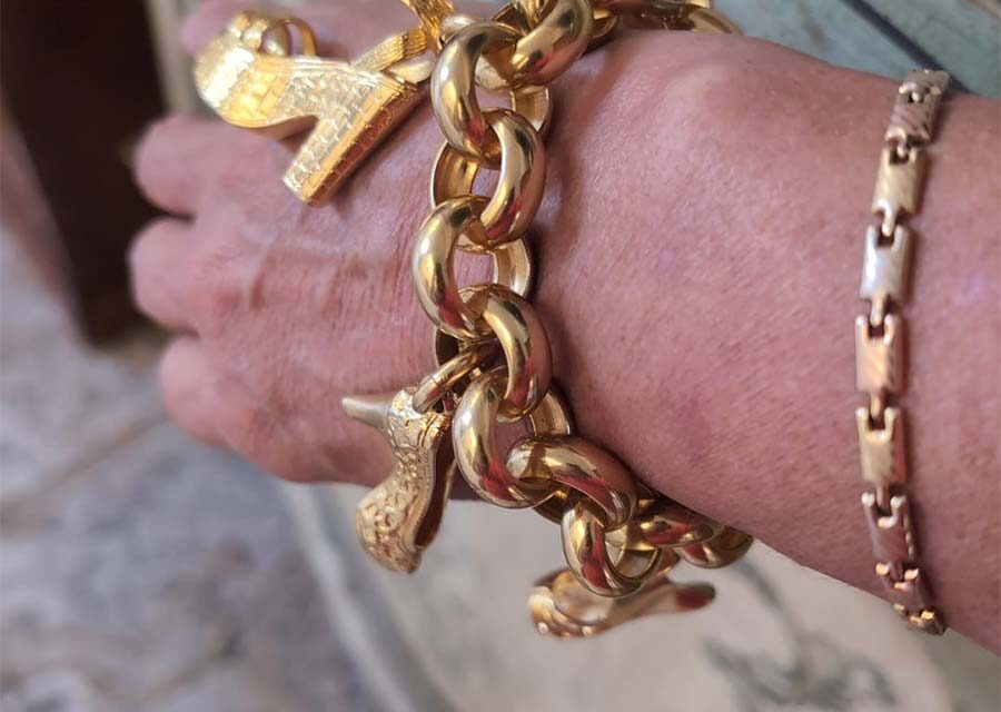 Salvatore Ferragamo Gold Charm Bracelet: Spotting 1980’s Vintage in Tropical Style!